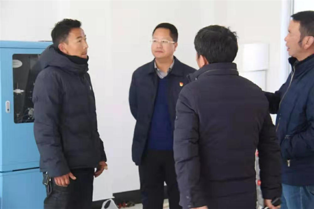 吉隆縣縣委副書記、縣長胡紅等領(lǐng)導班子進行檢查和指導工作